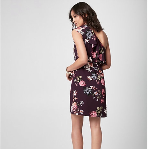 Le Chateau Dress - Picture 2 of 4